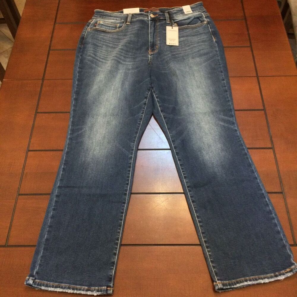 NWT Judy Blue relaxed fit high rise jeans 18w